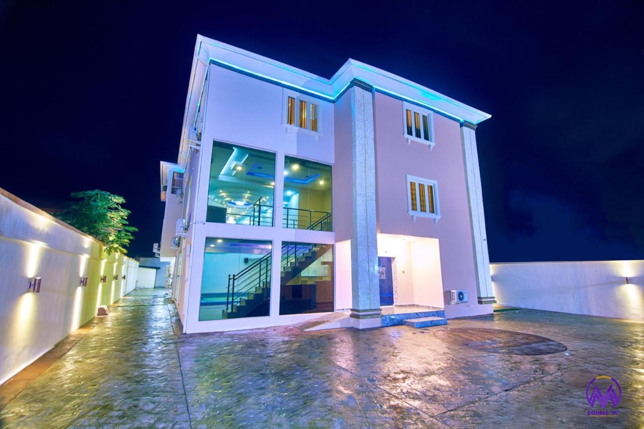 Double M Exquisite Suites And Lounge Lekki Ogombo Buitenkant foto