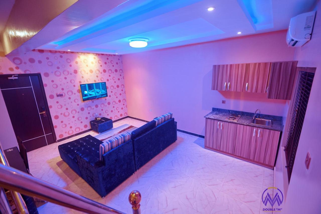 Double M Exquisite Suites And Lounge Lekki Ogombo Buitenkant foto