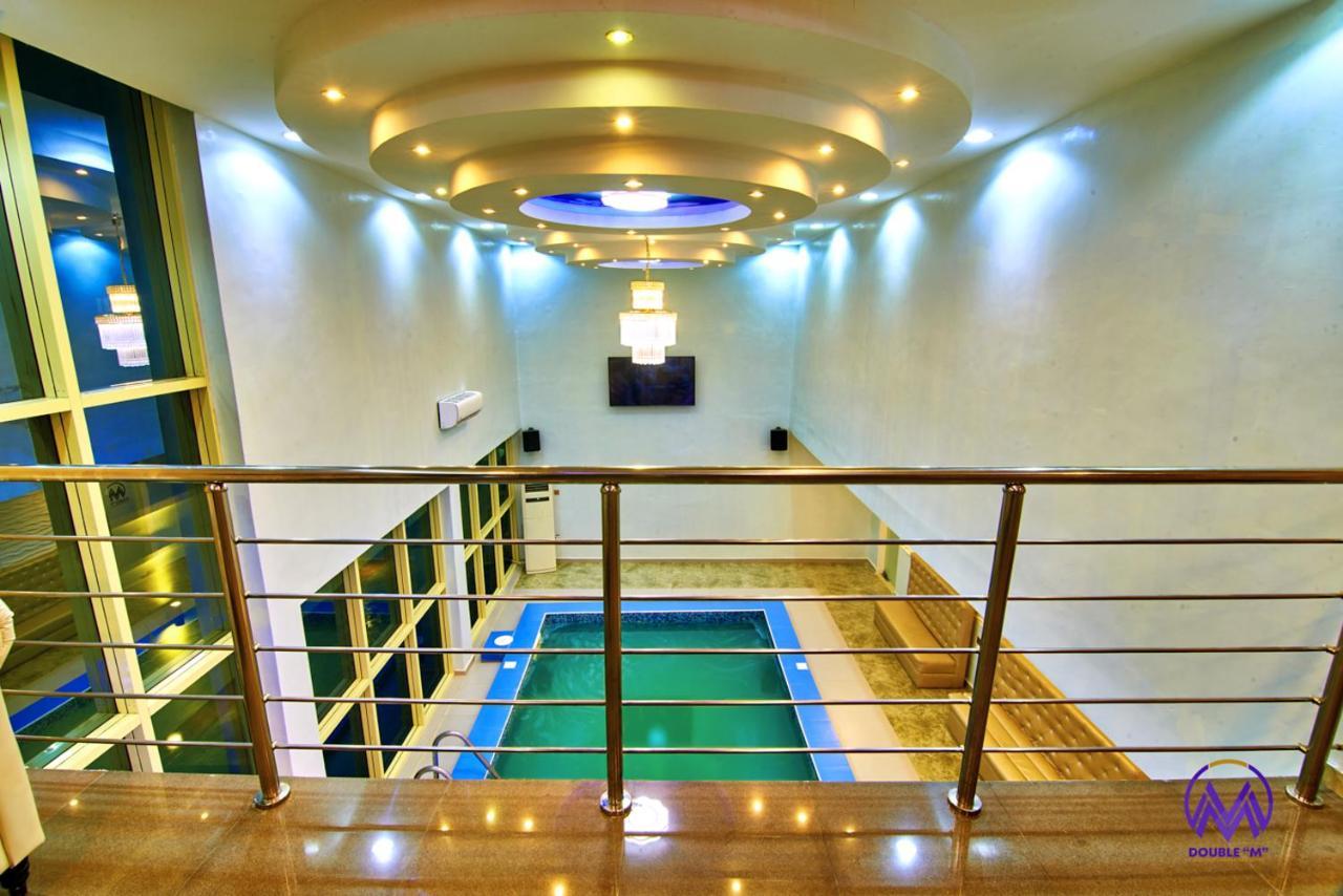 Double M Exquisite Suites And Lounge Lekki Ogombo Buitenkant foto