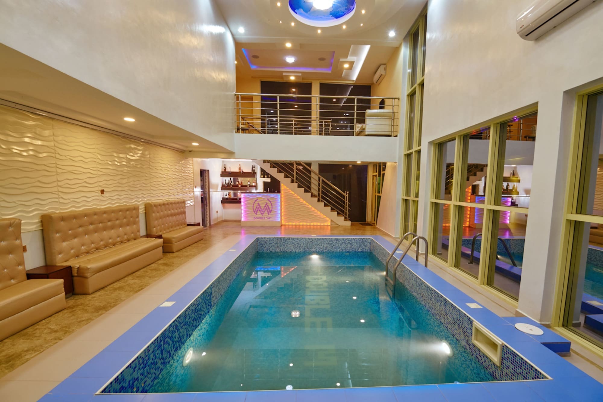 Double M Exquisite Suites And Lounge Lekki Ogombo Buitenkant foto